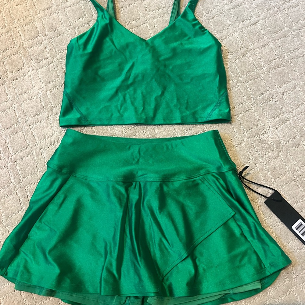 Gorgeous crop top and tennis skirt from Noli yoga